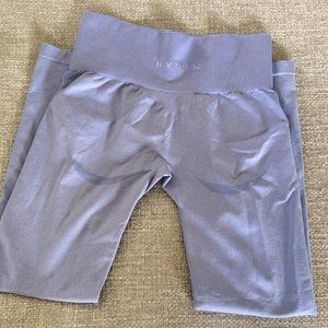 NVGTN Women's Leggings in Light Purple